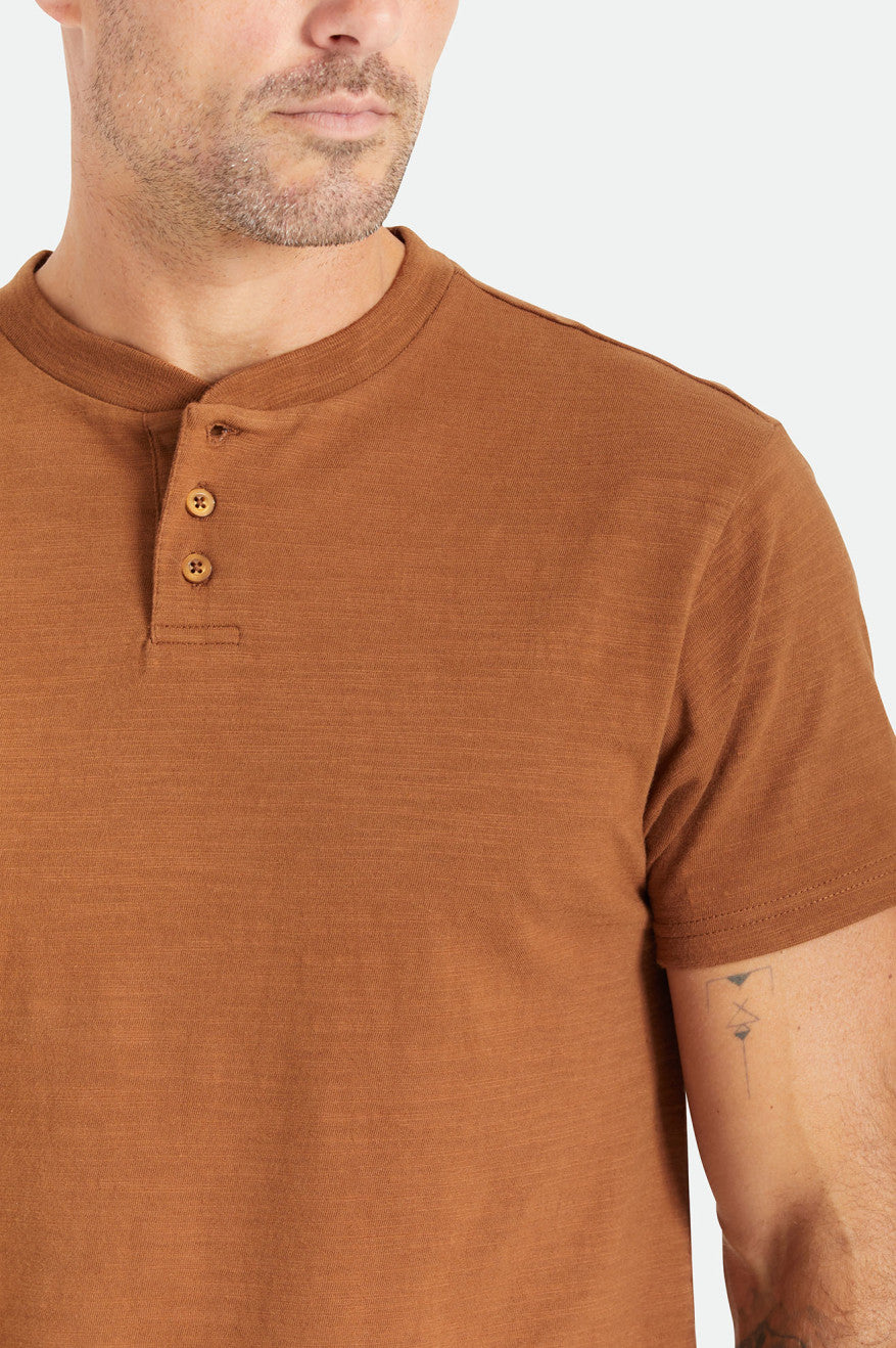 Tops Brixton Basic Slub S/S Henley Hombre Marrones | 934862EGH